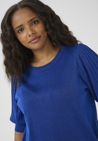 Kaffe Curve REGITTA PLEAT - Camiseta estampada - surf the web
