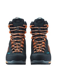 Zwarte wandelschoenen met oranje en zwarte veters, met een textuur bovenkant, rubberen zolen en een kenmerkend gaas zijpaneel.