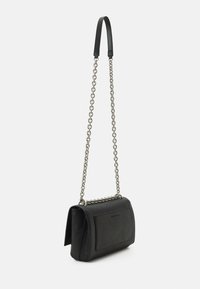 Calvin Klein Jeans SCULPTED FLAP SNAKE - Borsa a tracolla - black