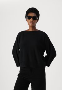 Johnstons of Elgin Jumper - black