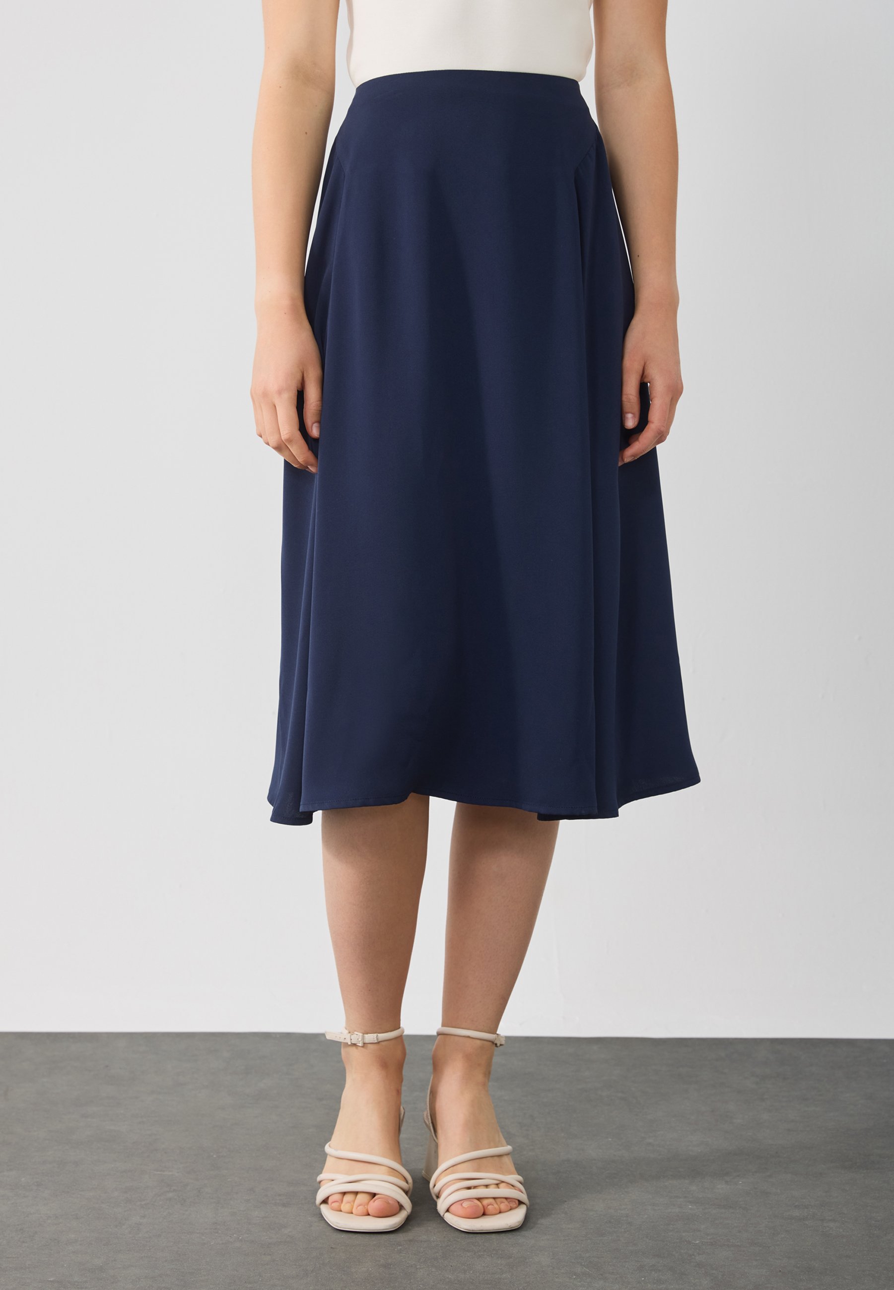 【INCHANT ME】One Slit A-Line Midi Skirt A-Line Midi Skirt - Black - & Other Stories