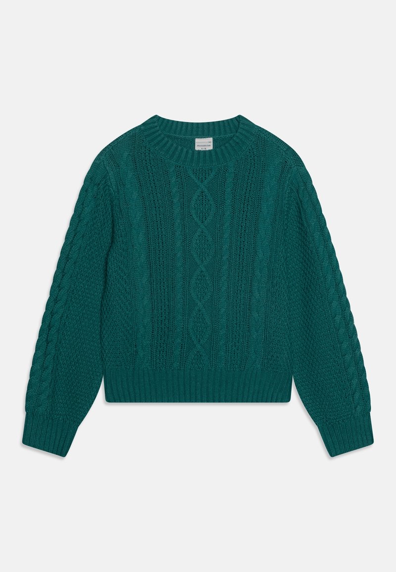Pull vert sarcelle tricoté avec motifs torsadés et en losange, col rond, poignets et bordures en côtes, posé à plat sur un fond blanc.
