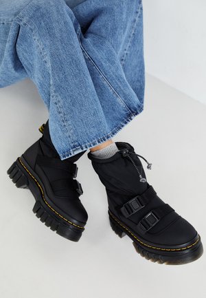 AUDRICK PADDED - Plateaustøvletter - black