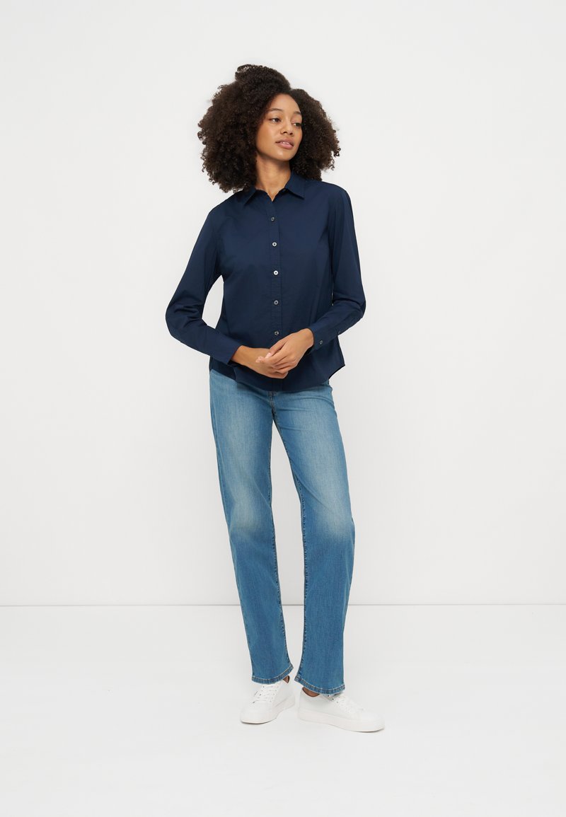Blusa abotonada