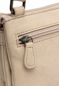 The Chesterfield Brand OSAKA UMHÄNGE 22 CM - Borsa a tracolla - beige
