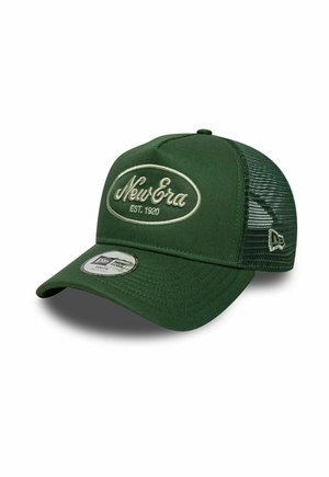 Donkergroene New Era baseballpet met mesh achterkant, gebogen klep en geborduurd logo "New Era EST. 1920" op het voorpaneel.