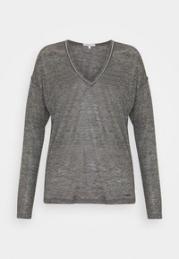 Sweter z długim rękawem i dekoltem w serek w ciemnoszarym kolorze. Wykonany z teksturowanej tkaniny o subtelnym połysku i luźnym fasonie. Gładkie przeszycie wzdłuż dekoltu.