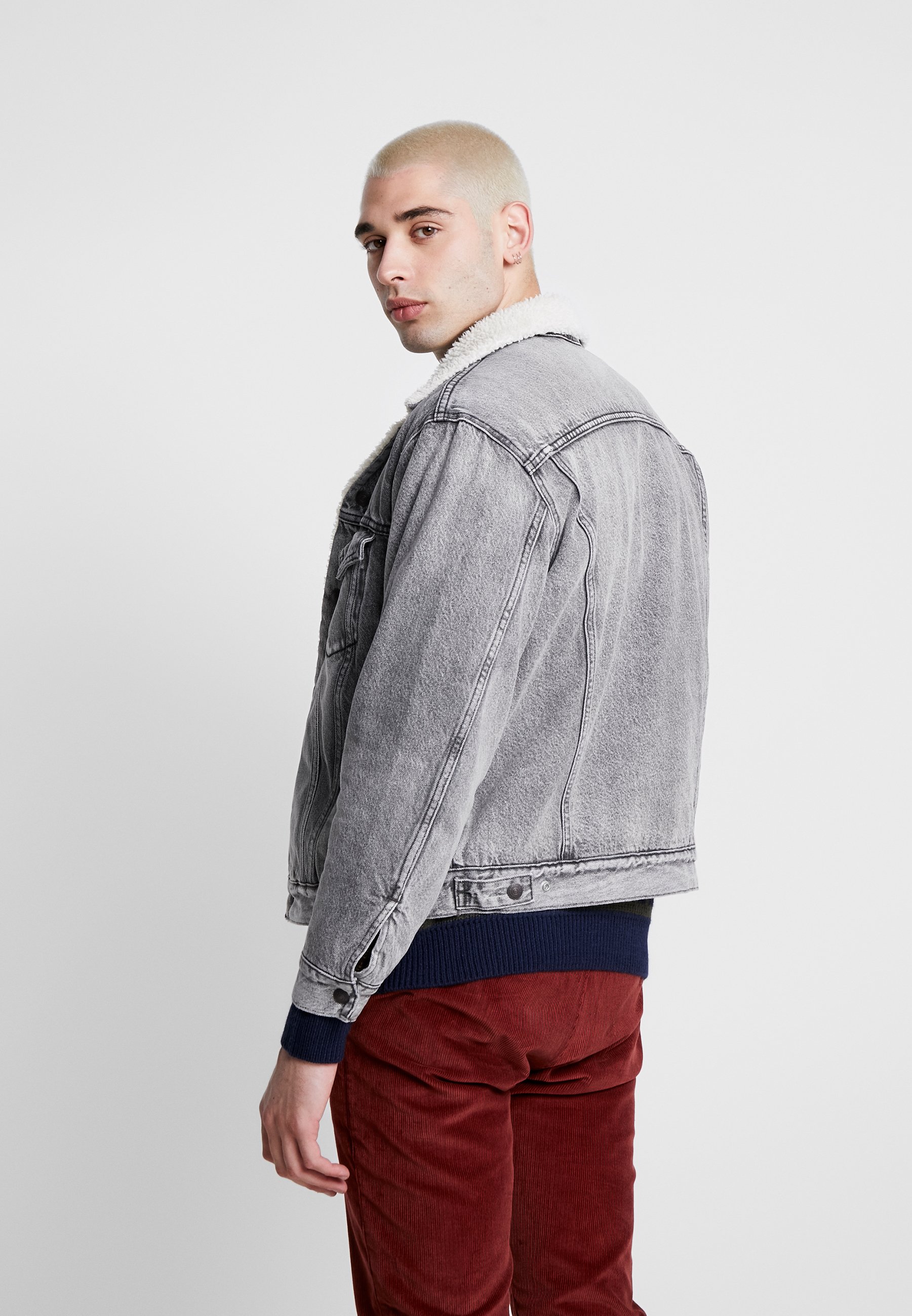 Levi's® VIRGIL TRUCKER Jeansjakke grey Zalando.no Levi's® VIRGIL TRUCKER Jeansjakke blue denim Zalando.no