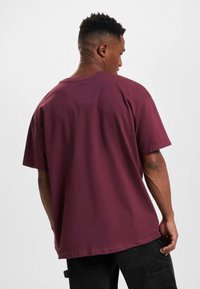Rocawear BIGLOGO  - Apdrukāts T-krekls - cherry