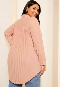 Friends Like These CURVES PLEATED BACK REGULAR FIT - Hemdbluse - pink