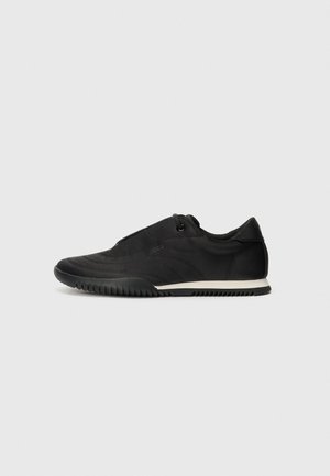 CARLYNN - Baskets basses - black