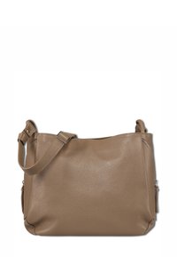 Taupe gestructureerde leren schoudertas met verstelbare band en ritszakken aan de zijkant op een witte achtergrond.
