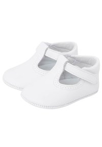 Scarpine per bambini in pelle bianca con punta arrotondata, design a ritaglio e chiusura in Velcro. Presentano cuciture visibili lungo la suola. Fodera interna morbida.