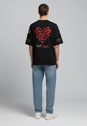 SWEETHEART TATTOO PRINT UNISEX DROPPED SHOULDER - Print T-shirt - black