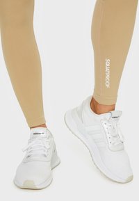 SQUATPROOF TARGET SEAMLESS HIGH WAISTED  - Tights - beige