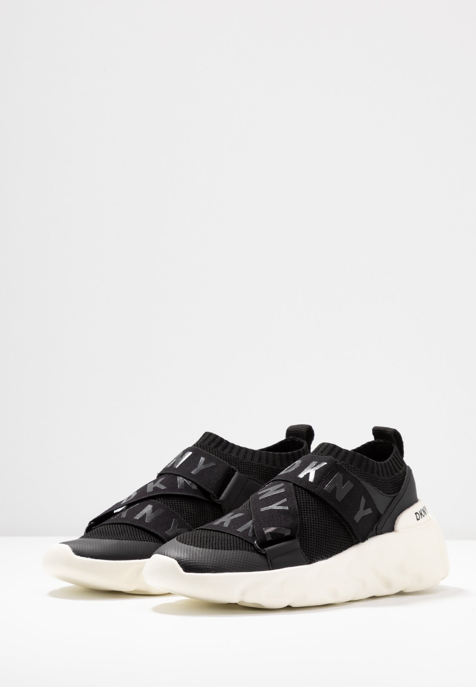 dkny clara sneakers