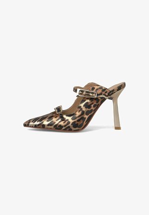 Pump slingback a punta con stampa leopardata, dettagli metallici dorati e due cinturini regolabili, dotato di un elegante tacco a stiletto.