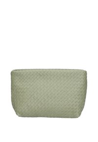 Bustina in pelle verde intrecciata, di forma rettangolare, con superficie liscia e bordi arrotondati. Nessun hardware o accessori visibili.