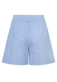 Lichtblauwe shorts met dunne witte verticale strepen, een elastische tailleband en een losse pasvorm.