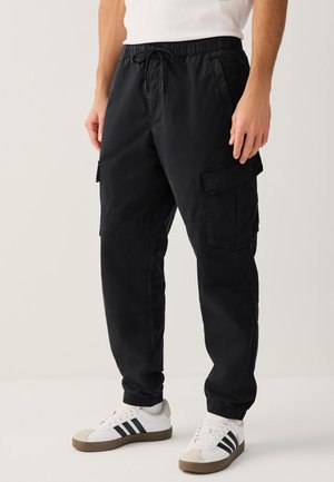 Next, REGULAR FIT, czarny
