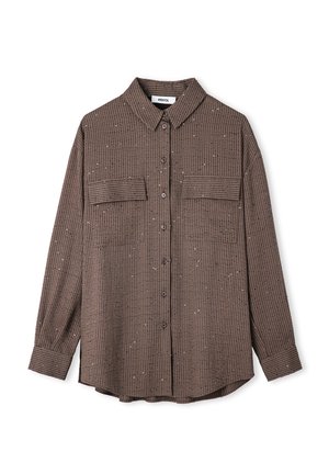 Camisa marrón de manga larga con cierre de botones en el frente, dos bolsillos en el pecho, rayas verticales y motas de acentos brillantes por toda la prenda.
