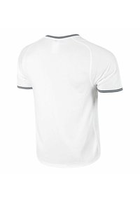 Camisa blanca de manga corta hecha de tejido ligero, con ribetes negros en el cuello y las mangas, textura suave y dobladillo redondeado.