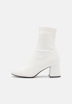Stiefelette - white