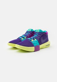 Nike Performance LEBRON WITNESS - Obuća za košarku - field purple/white/dusty cactus