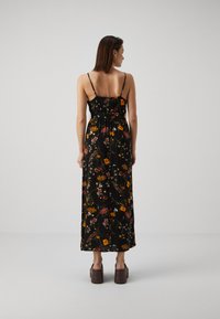 Vero Moda VMEASY SLIT MAXI V-NECK DRESS - Maksi suknelė - black/vicka