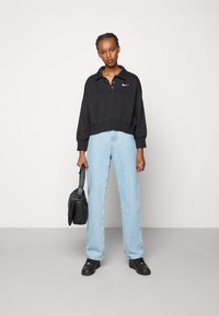 Nike Sportswear W NSW STYLE FLC CROP 3Q POLO - Camisola - black/sail