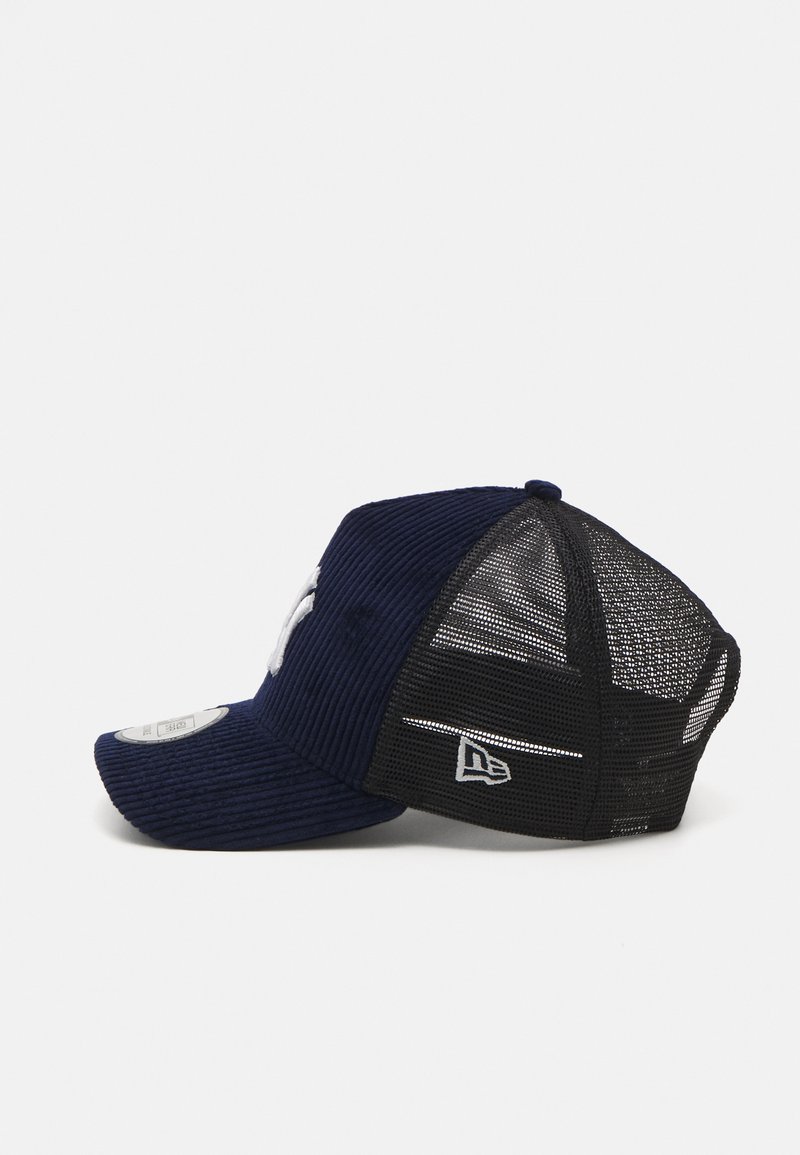 Casquette dad cap 9FORTY® en coton noire unie avec logo brodé devant