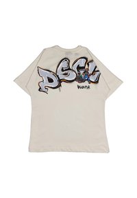 T-shirt di colore crema con una grande grafica in stile graffiti "PSGL" in grigio e arancio sul retro, con una vestibilità ampia e maniche corte.