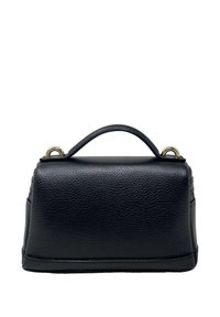 Borsa in pelle nera con finitura testurizzata, manico arrotondato e dettagli in metallo dorato. Forma rettangolare compatta.
