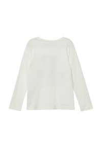 Długi biały t-shirt z okrągłym dekoltem, pokazany od tyłu na białym tle.