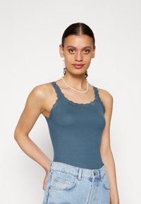 Rosemunde BABETTE DEEP BACK - Top - mountain blue