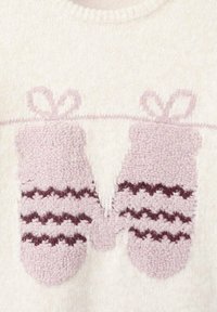 Dva texturované růžové palčáky s tmavými cik-cak pruhy spojené čarou na krémovém textilním pozadí.