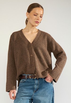 Nümph, NUOFELINA OVERSIZE CARDIGAN - Gilet - pinecone