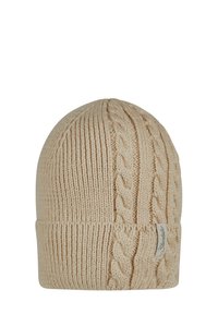 Beige Strickmütze mit geripptem Muster, Zopfmuster, umgeschlagenem Bündchen und kleinem Textillabel an der Seite des Bündchens.