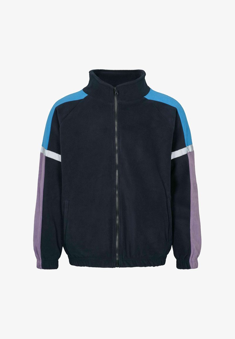 Marineblaue Fleecejacke mit Frontreißverschluss, hohem Kragen, blauen Schultern, weißem Streifen und violetten Ärmeln mit elastischen Bündchen und Saum.