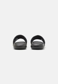 Nike Sportswear VICTORI ONE SLIDE UNISEX - Pantoletai - black/malachite