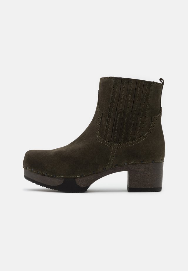 Platform ankle boots - green
