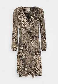 Robe longue à manches longues beige et noire avec des motifs de imprimé animal mélangés, décolleté en V, et ourlet à mi-genou, présentée sur fond blanc.