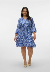 Vero Moda Curve Robe de jour - dazzling blue