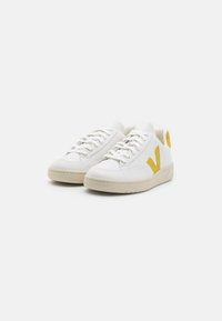 Veja V-12 - Tenisice - extra white/liquor