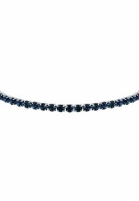 Collana di cristallo blu con montatura in argento lucido, caratterizzata da una linea continua di gemme rotonde uniformemente distanziate in un design elegante.