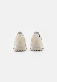 New Balance 327 - Tenisice za trening - beige/apricot