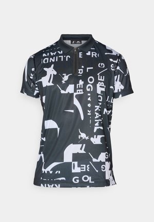 Fekete póló, geometrikus fehér mintával, cipzáros gallérral, rövid ujakkal és sportos, könnyű anyagú textúrával.