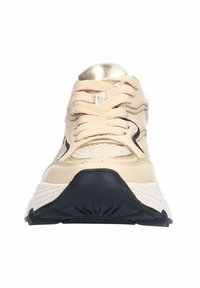 Schoen heeft een beige leren bovenwerk met meshes accents, metallic gouden details, beige veters en een gestructureerde zwarte rubberen zool.