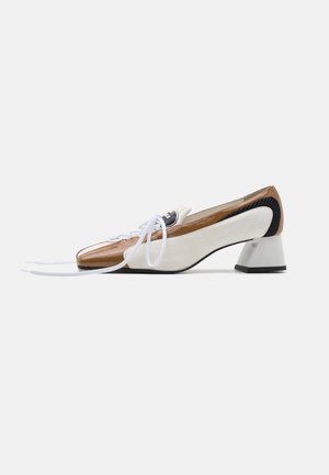 Ancuta Sarca Snørepumps - white