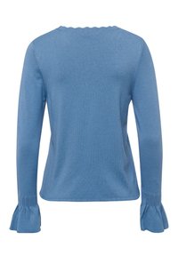 Pull bleu à manches longues avec poignets à volants et encolure subtilement festonnée, montré de dos sur un fond blanc.